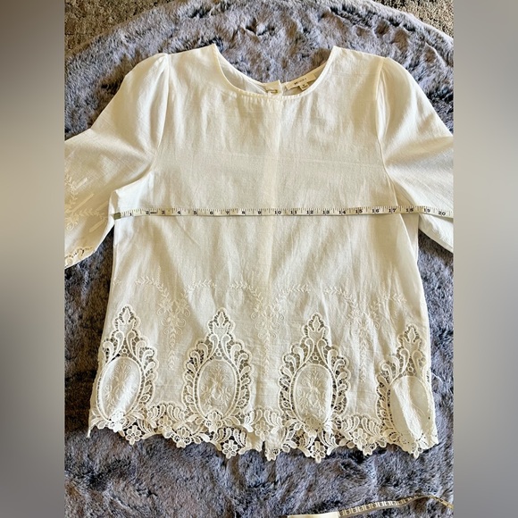EUC Everly Elegant White Lace Women's Peasant Top Lace Embroidered Button Medium - Picture 9 of 14